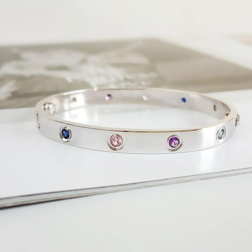 【95新】Cartier卡地亚LOVE系列B6036317 18K白金宽版十钻彩宝LOVE四代手镯17号、宽度6.1mm中性款260126AK02 商品图4