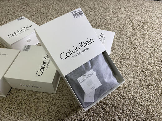 原单正品 ck女款内衣套装。

数量不多 随时下架。

热感肌肤，五个色。尺码S M L 商品图3