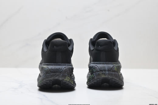 耐克NIKE VOMERO PREMIUM减震防滑低帮跑步鞋IO7325-001男女鞋 商品图3