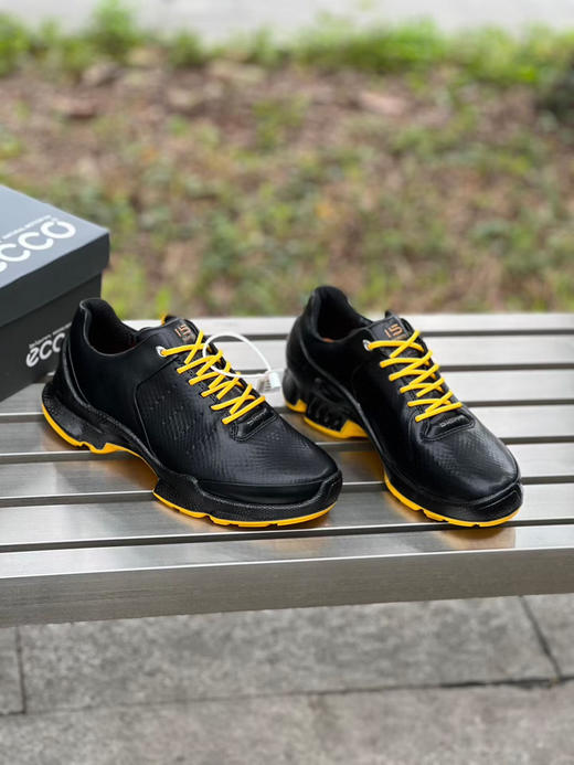 外贸原单 贸易公司渠道 ecco爱步15周年纪念版户外运动休闲防滑减震轻便抓地跑步鞋BIOM健步 800334
39,40,41,44 商品图1