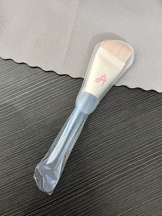 尔木萄鱼尾粉底刷不吃粉底一字型无痕上妆丝滑新手化妆刷子 商品图1