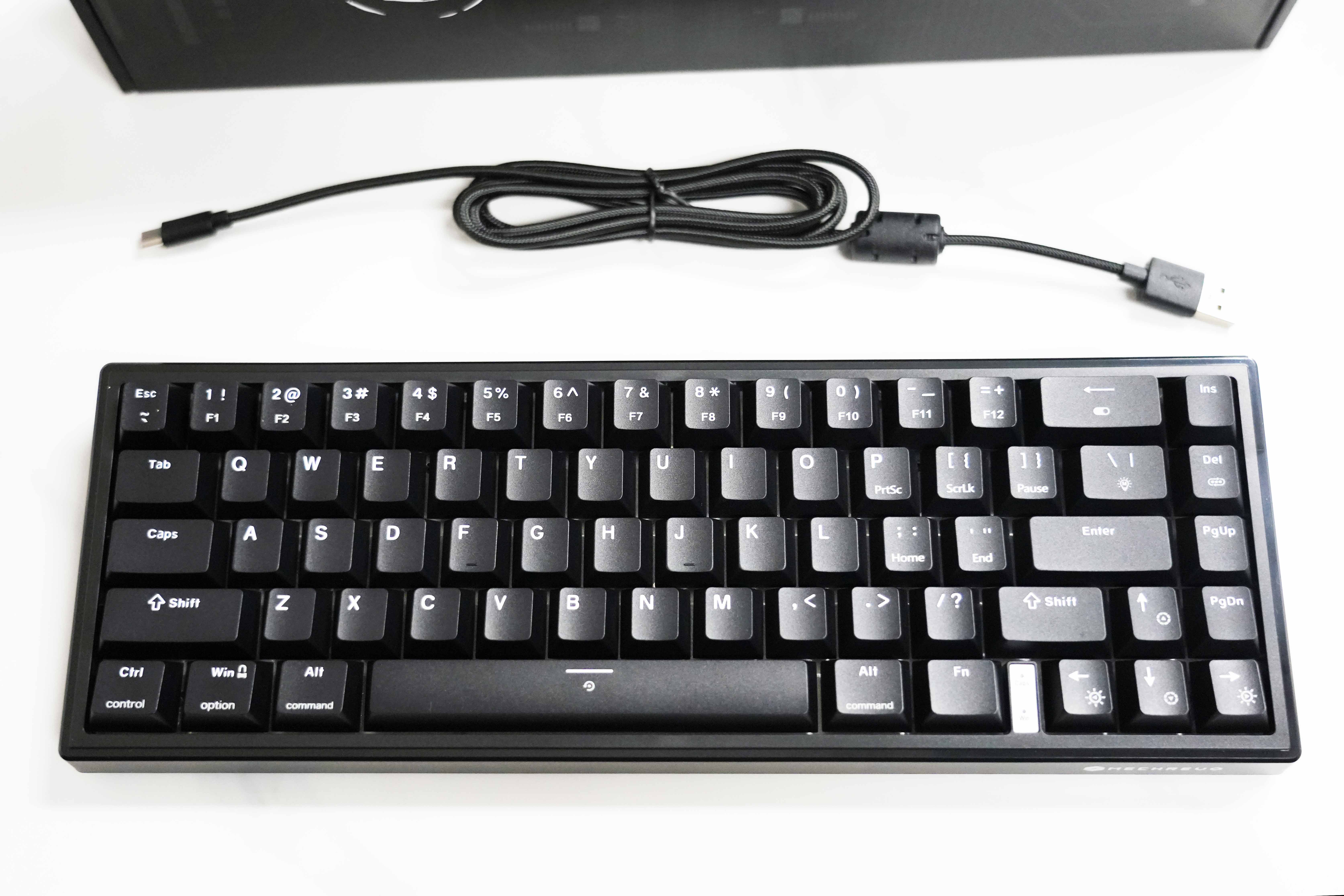 机械革命 魂磁轴键盘GK68 有线RGB灯光自研驱动办公游戏通用