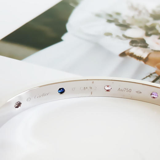 【95新】Cartier卡地亚LOVE系列B6036317 18K白金宽版十钻彩宝LOVE四代手镯17号、宽度6.1mm中性款260126AK02 商品图6