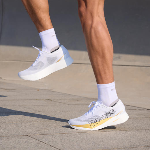 多威跑吧4elite新款马拉松竞速男女跑步运动全掌碳板超临界跑鞋MT96288 商品图3