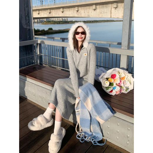 <曾小咸推荐>2.9现货秒杀 ！微信超特价！毛边连帽针织连衣裙 日常219.99 立减120 秒杀99.99！！ 毛呢外套 秒杀179.99！ 商品图3