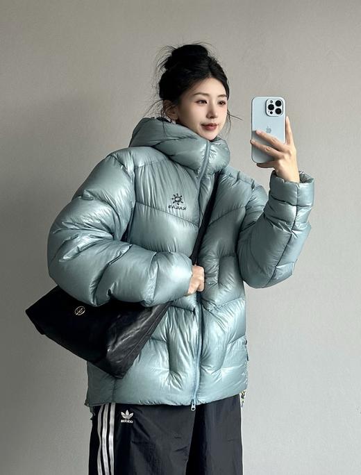 【体验无断层】KAILAS凯乐石5000GT 户外运动登山徒步轻量透气拒水1000蓬羽绒服 奶呼呼的蓝色，冬天终于可以不穿沉闷的黑白灰了。已经想象着自己穿着这件在雪山上出片了，日常生活中也是非常吸睛 商品图2