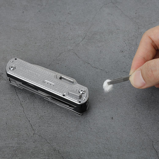 SWISS+TECH 瑞士科技 11合1 蜥结龙大马士革主刃多功能工具户外组合剪刀 商品图12