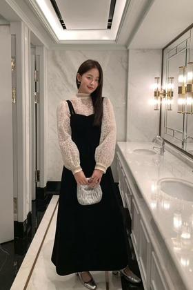 Stay2Weeks 赫本风气质双肩带丝绒A字连衣裙 21924