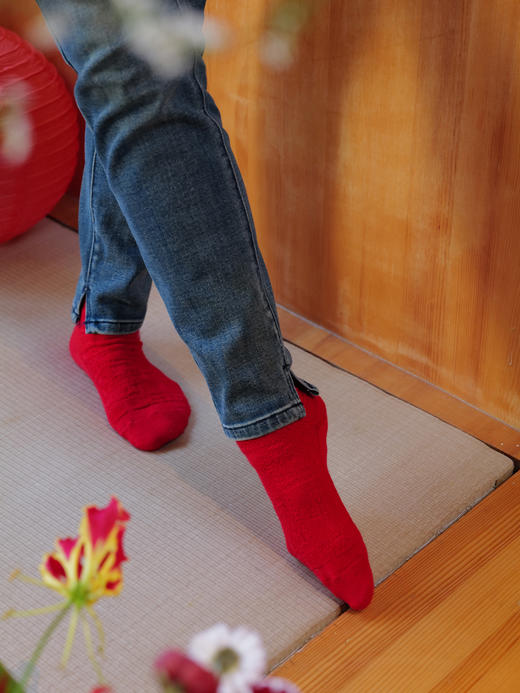 「停」红袜 绵羊毛 菱纹绵软松弹包脚 节庆本命年保暖中筒袜 山林曦照 商品图3