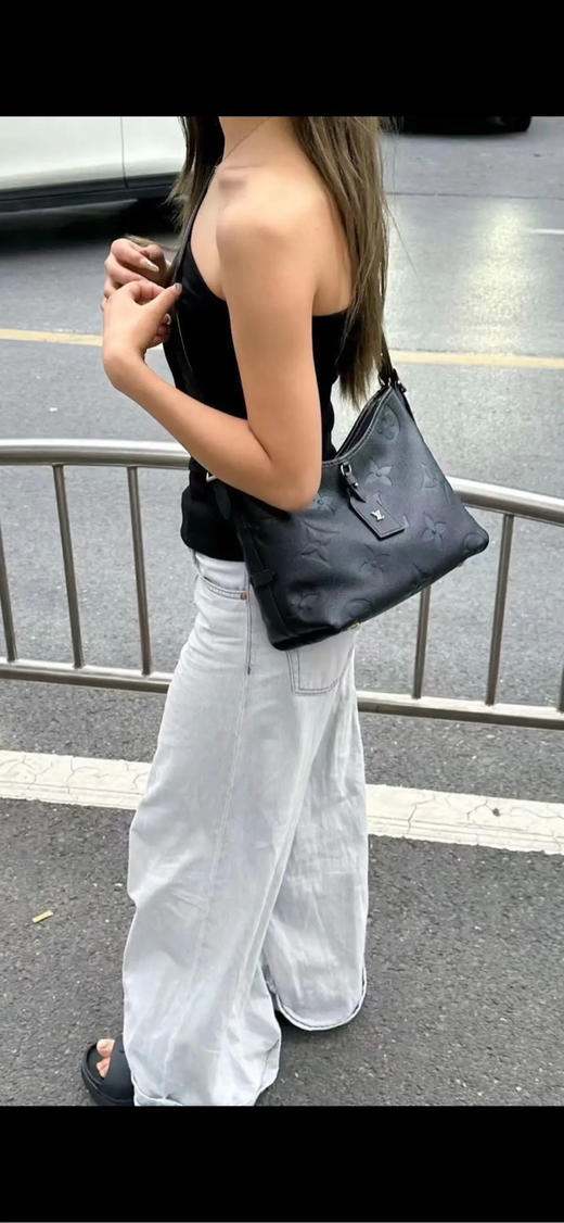 LV carryall 小号 黑色 压纹牛皮 斜挎包 商品图3