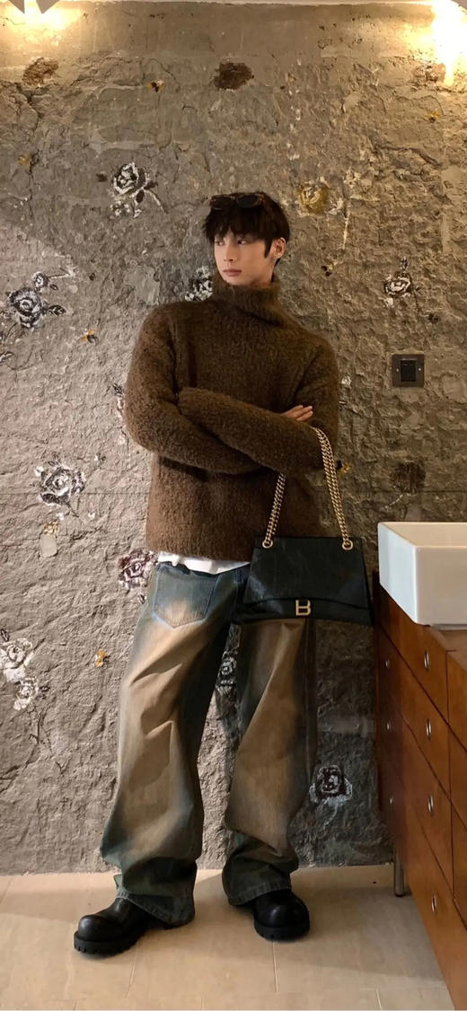 巴黎世家 crush 黑金 油蜡牛皮 大号 沙漏包 商品图3