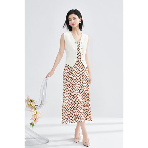 剩M/XL 米思阳2025秋季老钱风休闲感白色修身马甲+印花吊带裙两件套装女4468 商品图4