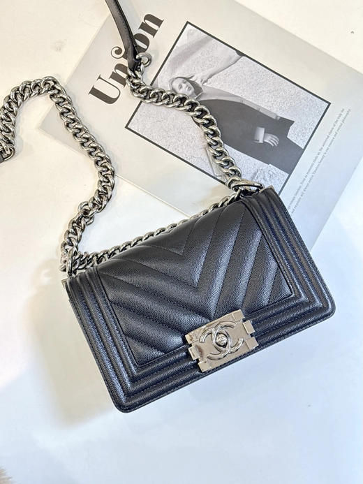 CHANEL leboy 小号 V纹 黑银 荔枝纹牛皮 链条包 商品图0