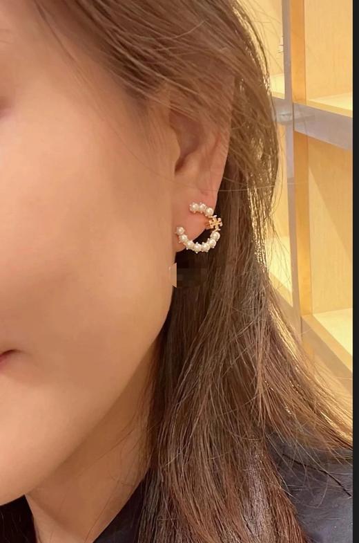 TB 巨美珍珠花环C字耳环耳钉 商品图9