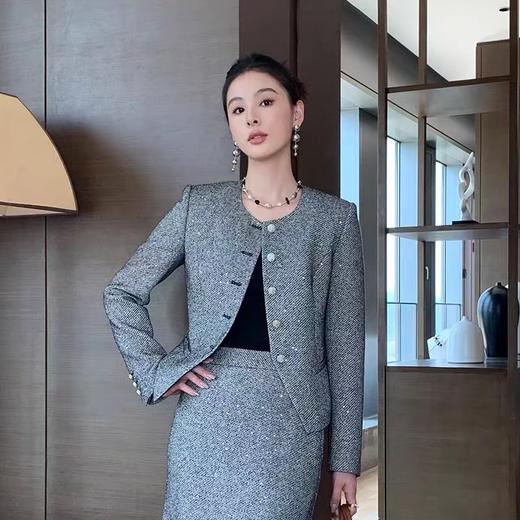 SC1A01_月魄色_上衣_春秋_圆领单排扣收腰短款小香风长袖_高级女装_BERNIEELEN 伯妮斯茵 商品图5