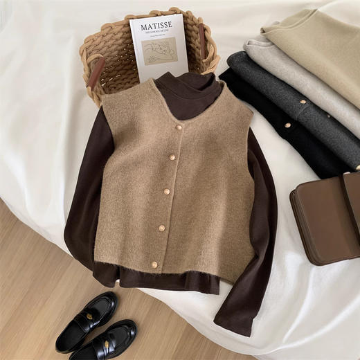法式复古小金扣圆领针织马甲 宽松韩系百搭温柔显瘦秋冬叠穿毛衣 商品图2