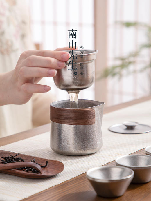 南山先生 冰晶纯钛泡茶器套组 一壶四杯 便携式户外泡茶壶旅行茶具 商品图3