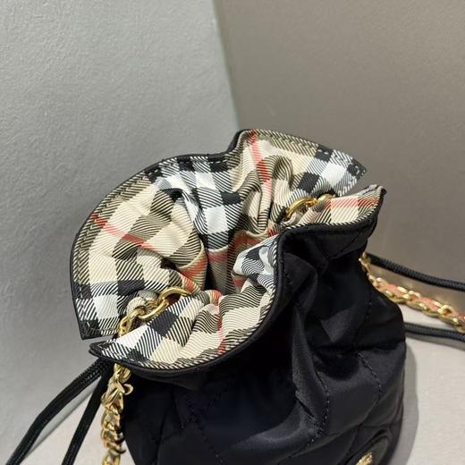 巴宝莉 新款双面小水桶 Horseshoe 收纳袋（LZ ） 商品图8