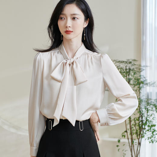 「通勤温柔感天花板」柔光缎面自带高级哑光感 藏肉显瘦不挑身形 米思阳2026春季新款法式气质蝴蝶结衬衫通勤飘带搭配宽松上衣0017 商品图6