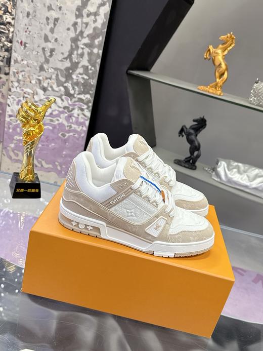 【原版开发 市售天花板 】LV Trainer Maxi运动鞋  经典百搭颜值款 什么裤子都可以驾驭，满满的高级有一种即低调又土豪的即视感！ 商品图1
