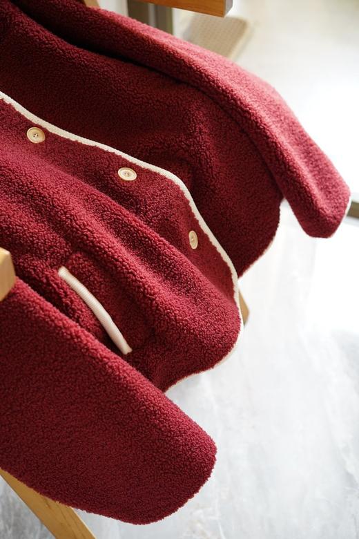 老米优品🎈24日开始发货！3-7天发货！《🍒车厘子红羊羔绒皮毛一体连帽外套》帽子可脱卸！外层高密度QQ小粒仿羊羔毛，绒朵细密蓬松度拉满，内里鹿皮绒，牢牢锁住热量！，可拆卸白帽撞色 商品图5