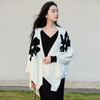 三彩2026新款黑白撞色艺术提花针织披肩外搭法式松弛氛围感通勤女 商品缩略图2