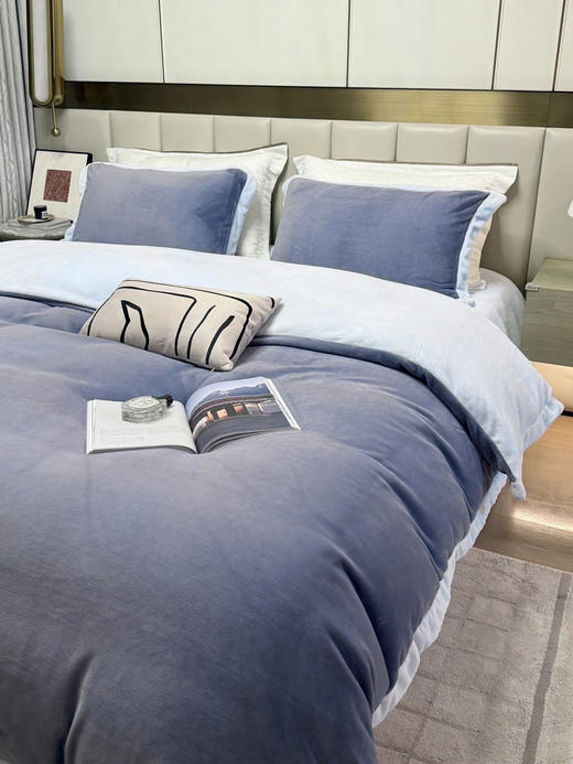 一套近10斤！超厚实280g A类母婴级牛奶绒四件套秋冬床品 糯叽叽手感速暖进口导电丝不静电配礼袋乔迁新居礼品 商品图6