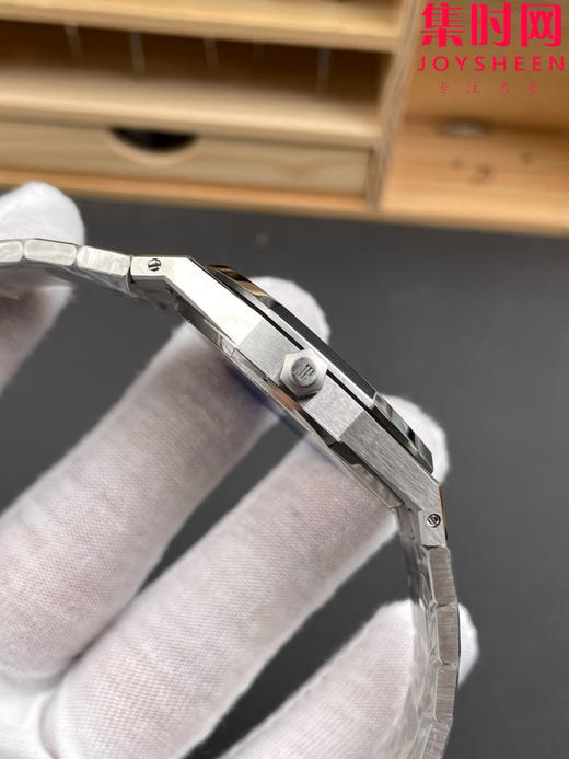 ZF爱彼皇家橡树15202系列 男士腕表 小手腕福音 表径39mm 热门超薄钢王——15202正式上线！ 商品图3