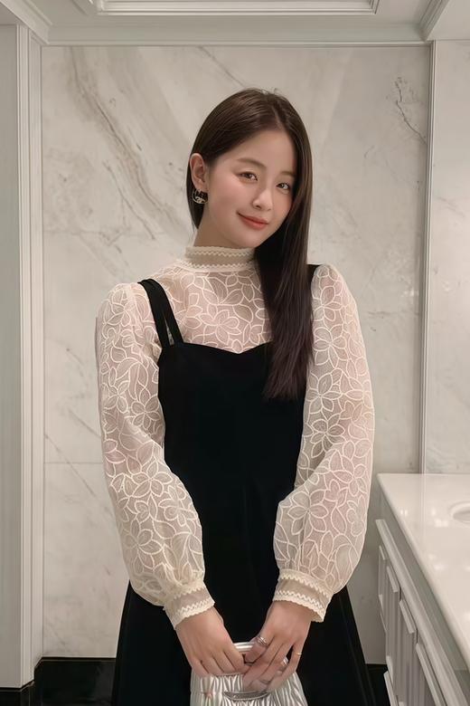 Stay2Weeks 赫本风气质双肩带丝绒A字连衣裙 21924 商品图5