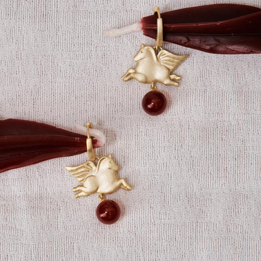 lost in echo2026春夏新款立体大飞马吊坠可调节皮绳长项链毛衣链 商品图2