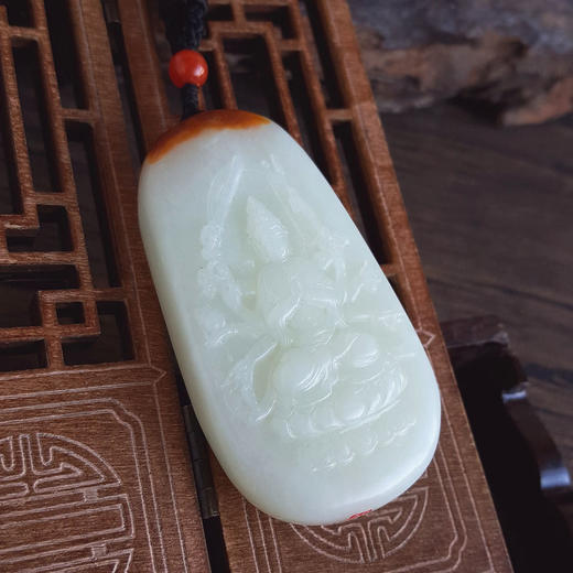 【天然正品】天然新疆料细腻油润度佳黄铭玉雕千手观音平安无事牌和田玉吊坠项链64.7*35.3*14.1MM（皆取最大值）090126NJT45 商品图9