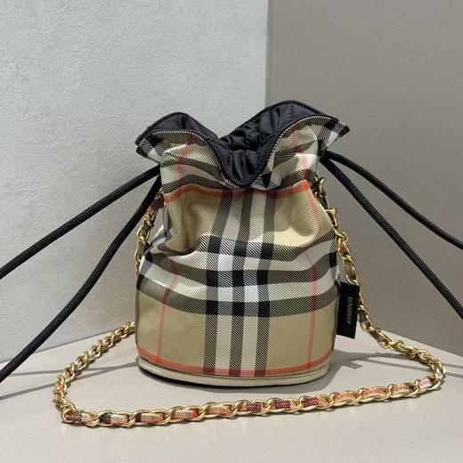 巴宝莉 新款双面小水桶 Horseshoe 收纳袋（LZ ） 商品图0