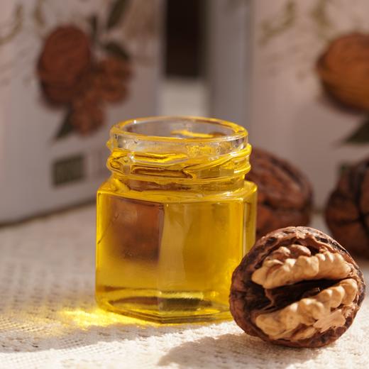 010核桃油 低温物理榨取 保留核桃原生营养 婴幼儿特别适合 原料有机加010营养补充 商品图3