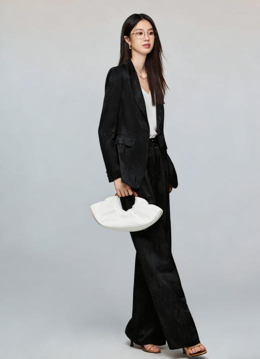 SC1A05_漆黑色_上衣外套_春秋_翻领暗纹提花肌理感收腰西装_高级女装_BERNIEELEN 伯妮斯茵 商品图4