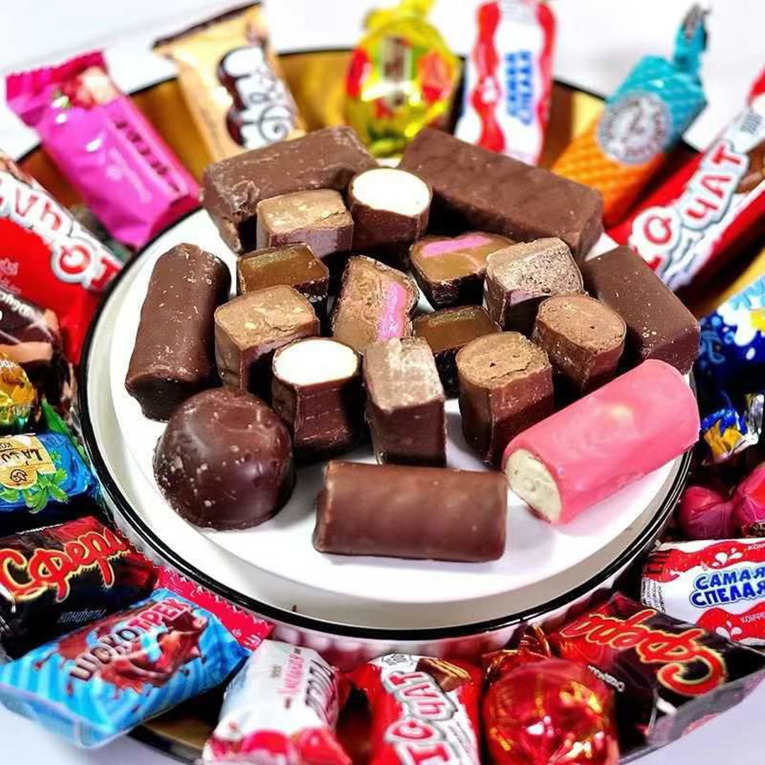 【俄罗斯巧克力混合糖果】精选俄罗斯经典的糖果！二十多种糖果囊括了俄罗斯二十年的大品牌#紫皮糖#奶罐糖#土豆糖#士力架#松露糖#爆浆糖#果肉夹心糖