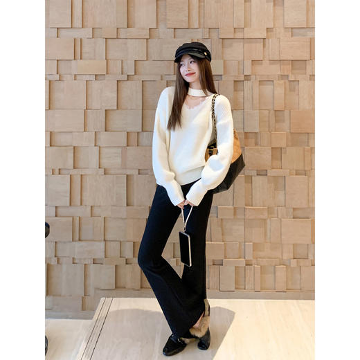 <曾小咸推荐>2.9现货秒杀 ！微信超特价！韩系挂脖v领毛衣 日常179.99 立减90 秒杀89.99！！ 商品图1