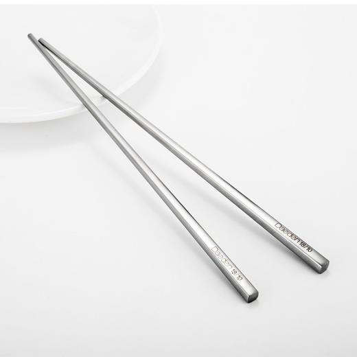 【德国戴德不锈钢筷子6双盒装】戴德 18/10不锈钢筷子家用防滑抗菌不生锈方形筷子6双家庭装 商品图4