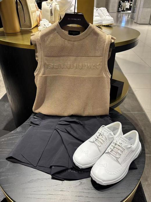 St家新款春夏女士薄款针织背心来啦！渠道高品质❗️圆领正肩，修身的剪裁！上身简洁利落！修身显瘦！！！单穿搭防晒打底衫都能极大的提升品质感！ 商品图1