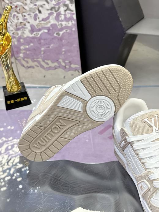 【原版开发 市售天花板 】LV Trainer Maxi运动鞋  经典百搭颜值款 什么裤子都可以驾驭，满满的高级有一种即低调又土豪的即视感！ 商品图5