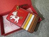 迎财神~Tory Burch 生肖小马卡包~ 马年一整年钱多多！一抹正红撞色萌趣小马，新年氛围感直接拉满～ 商品缩略图4