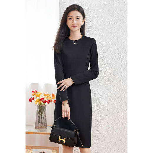 米思阳2025冬季 内里亲肤一体绒 小黑裙通勤优雅气质修身显瘦连衣裙女4957/5159 商品图1