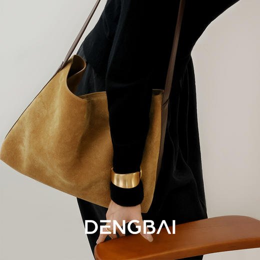 登白DENGBAI 反绒牛皮水桶包大容量休闲通勤单肩斜挎包头层牛反绒 商品图3