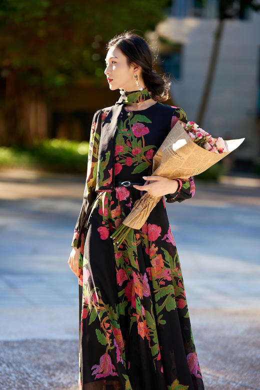 SC1S08_庭芜绿色_连衣裙_春季_立领围脖式长袖收腰系带_高级女装_BERNIEELEN 伯妮斯茵 商品图1