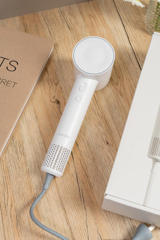 【多妈团购 科西水光等离子吹风机YK2 全网托尼老师疯狂安利的，11 万转高速电机+37 亿水光等离子护发，烫染发越吹越亮，断发直接少 80%-科西 商品图1