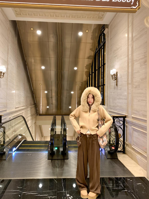 <曾小咸推荐>2.8现货秒杀 ！微信超特价！毛领连帽短款毛衣 日常209.99 立减80 秒杀129.99！！ 商品图7