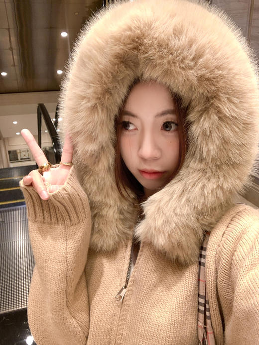 <曾小咸推荐>2.8现货秒杀 ！微信超特价！毛领连帽短款毛衣 日常209.99 立减80 秒杀129.99！！ 商品图12