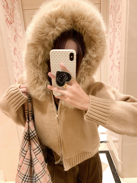 <曾小咸推荐>2.8现货秒杀 ！微信超特价！毛领连帽短款毛衣 日常209.99 立减80 秒杀129.99！！ 商品图5