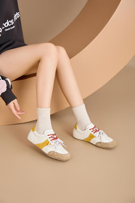 【拼色多巴胺皮质小白鞋 SSD1112110】都说小白鞋是万能的百搭不挑人！白色不管什么时候再过几年拿出来依旧经典不过时！ 商品图2