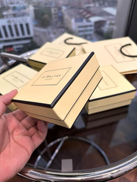 祖马龙新款太阳花车载香薰 商品图1