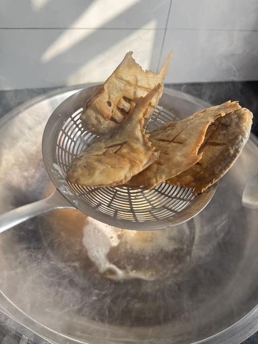 手作炸鱼组合丨渤海湾野生鱼，自家花生油炸制，金黄酥脆，解冻后空气炸锅加热8分钟即食。⭐️顺丰快递 商品图2